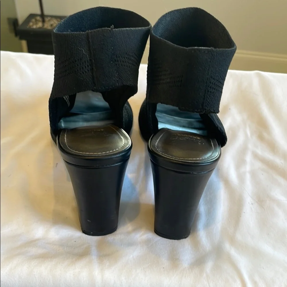 Elegant Black Women's Heeled Anklet  Sandals - Picture 5 of 9